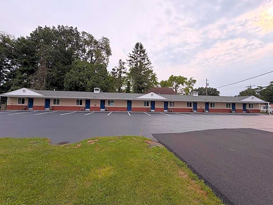 BLUE SKY INN Glens Falls-Saratoga-Lake George