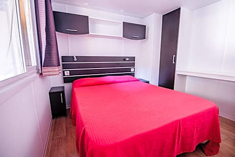 Mobile Home (4 Adults) with beach access