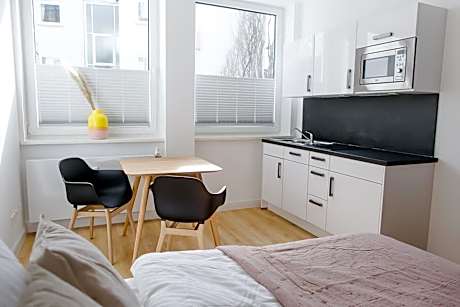 Deluxe Studio