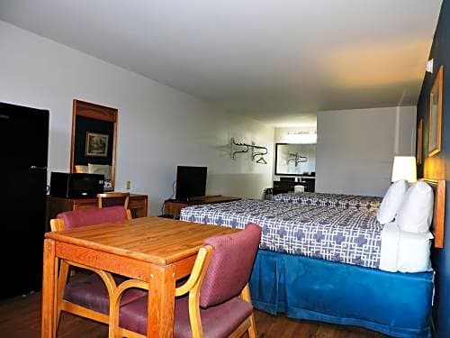 Riata Inn - Rankin