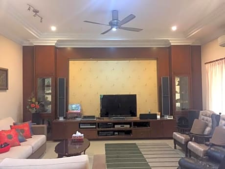 Sajitha Huest House