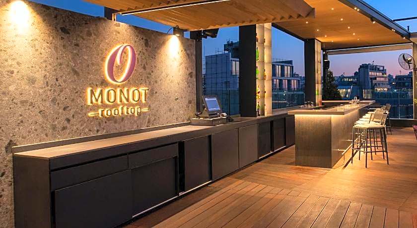 O Monot Luxury Boutique Hotel