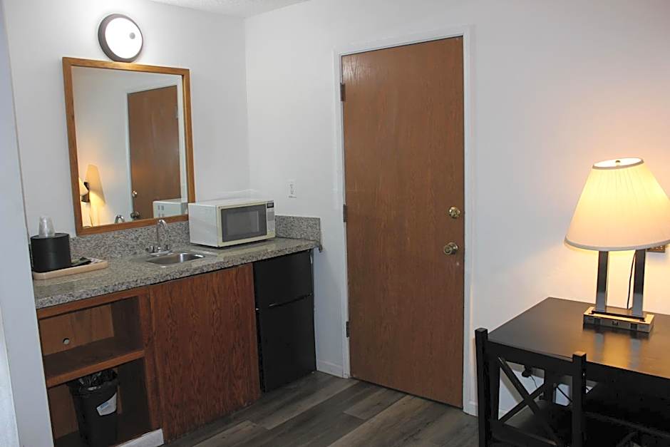 Cedarwood Inn of Ashland