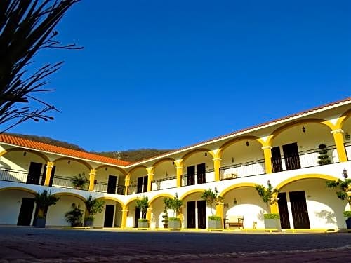 Casa Blanca Hotel