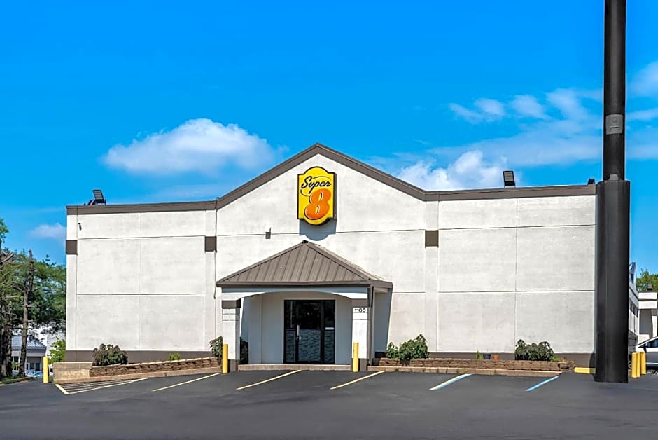 Super 8 by Wyndham Brownsburg