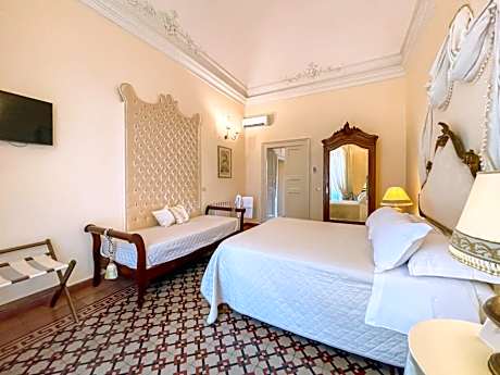 Double Room with Private External Bathroom