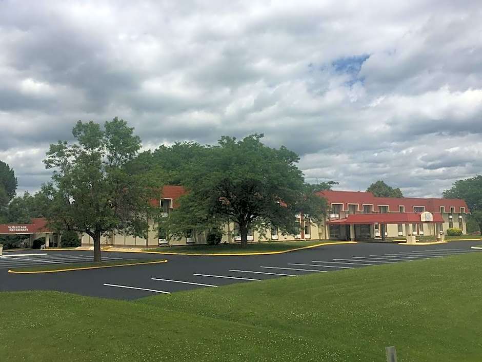 Albert Lea Inn and Suites