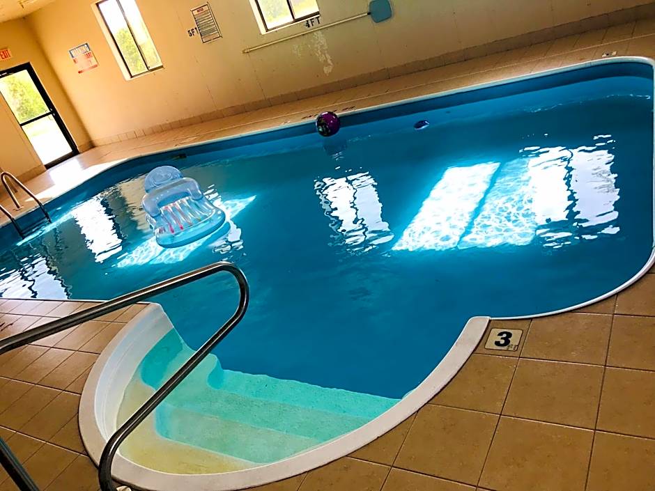 Pinckneyville Inn and Suites