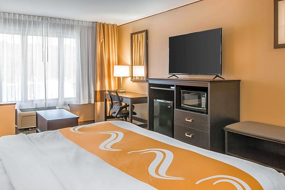 Quality Inn & Suites Houghton