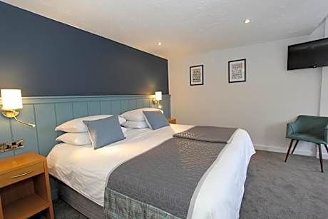 Double or Twin Room with Private Bathroom