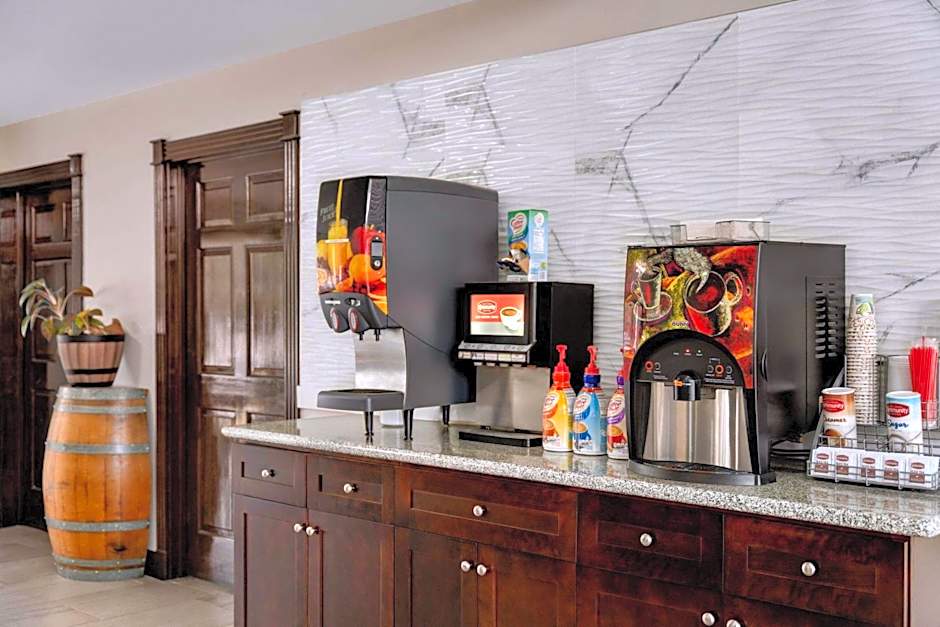Super 8 by Wyndham Ocean Springs Biloxi