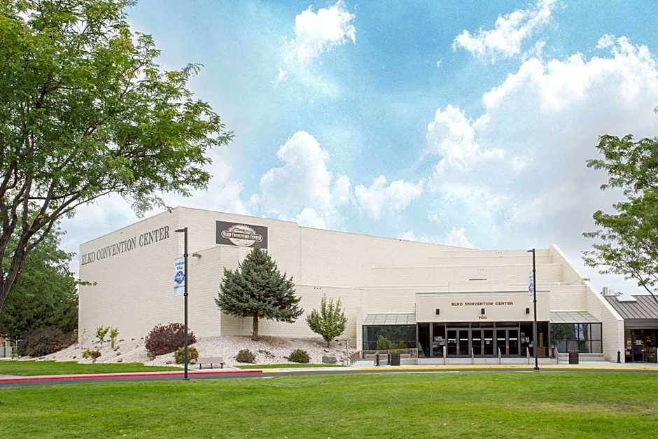 Super 8 by Wyndham Elko