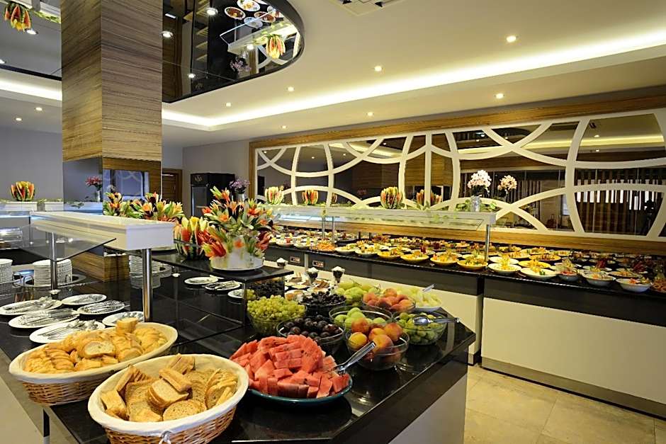 Maris Beach Hotel
