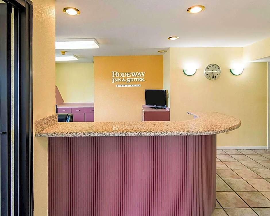 Rodeway Inn & Suites Hwy 290 Nw