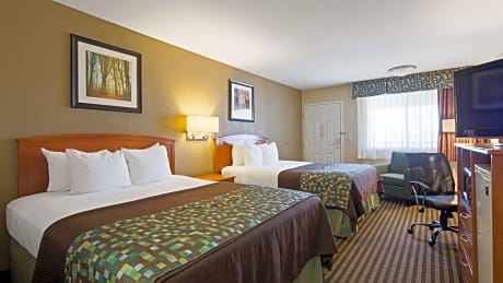 2 Queen Beds Smoking Room Microwave And Refrigerator Wi-Fi Full Breakfast