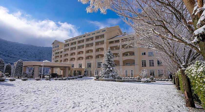 Qafqaz Riverside Hotel