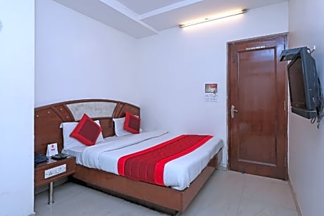 OYO 524 Hotel Sun International