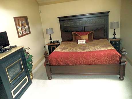 Deluxe King Suite
