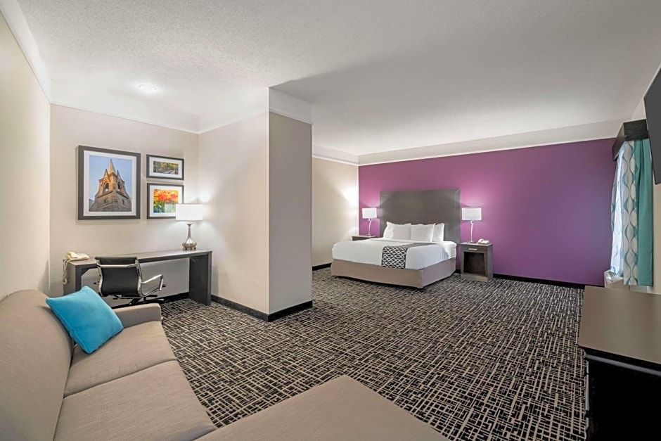 La Quinta by Wyndham Latham Albany Airport
