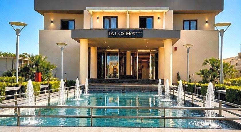 La Costiera Hotel