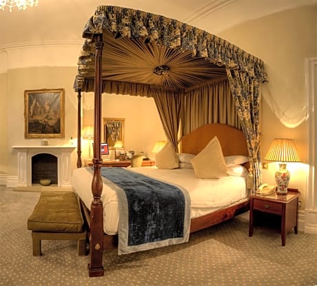 Executive King Suite with Four Poster Bed
