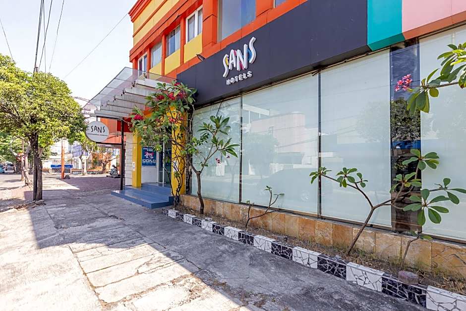 Sans Hotel International Surabaya