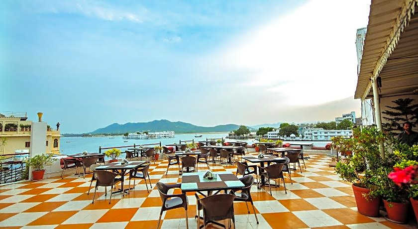 Hotel Devraj Niwas on Lake Pichola Udaipur