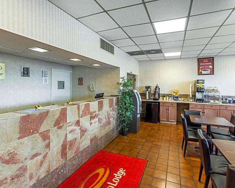 Econo Lodge Calhoun
