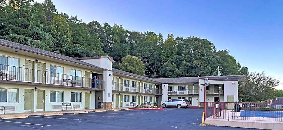 Quality Inn Clinton North