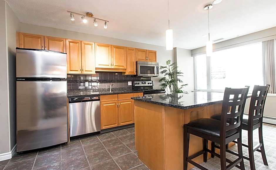 Canterra Suites Hotel