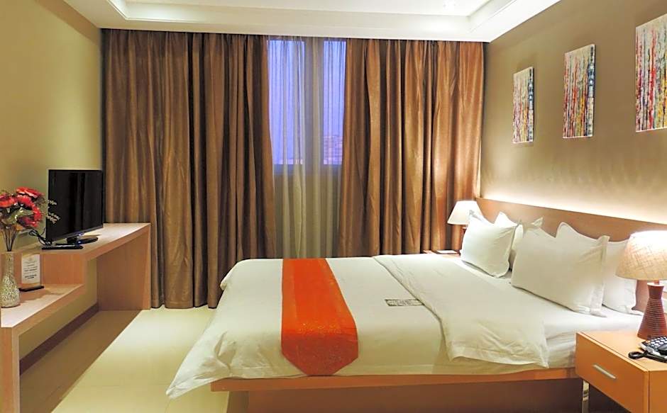 Photo 1 of 8 of Junior 1 Queen Bed Suite