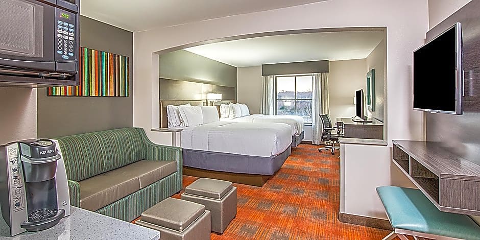 Holiday Inn Express & Suites Shawnee-Kansas City West By IHG