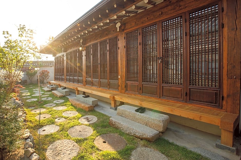 Gaeunchae Hanok Guesthouse Jeonju