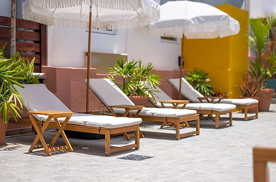 La Mona Loiza Apartment Complex by Stay with Bear