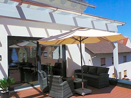 Welcoming apartment near lake