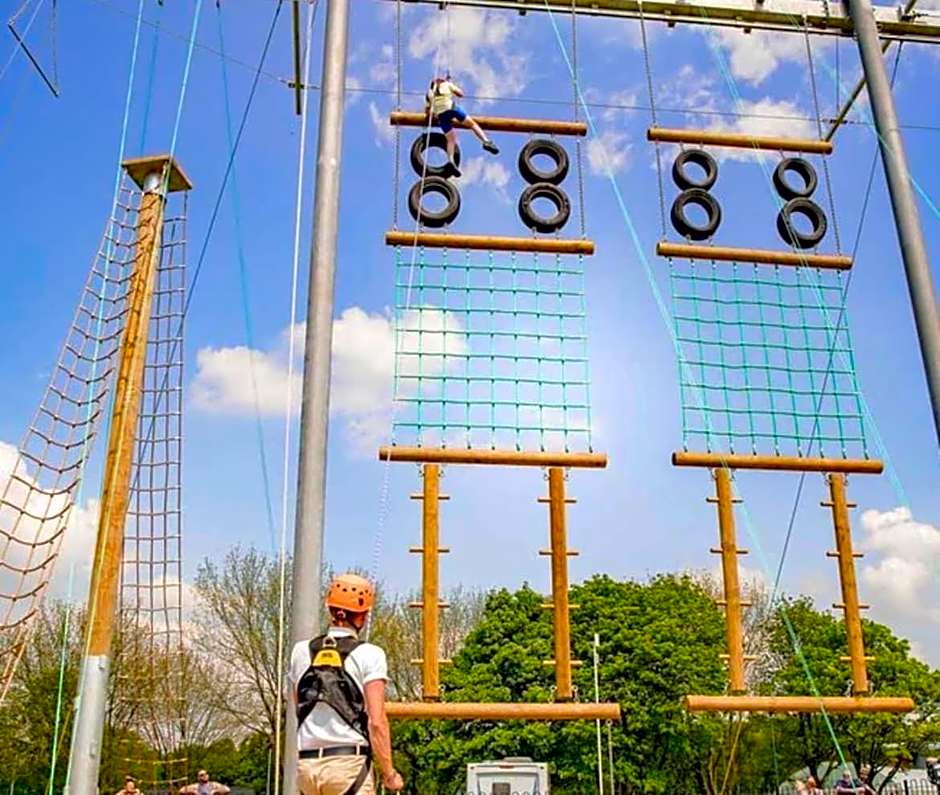 Hot Tub Breaks at 35 Merlin Point Tattershall