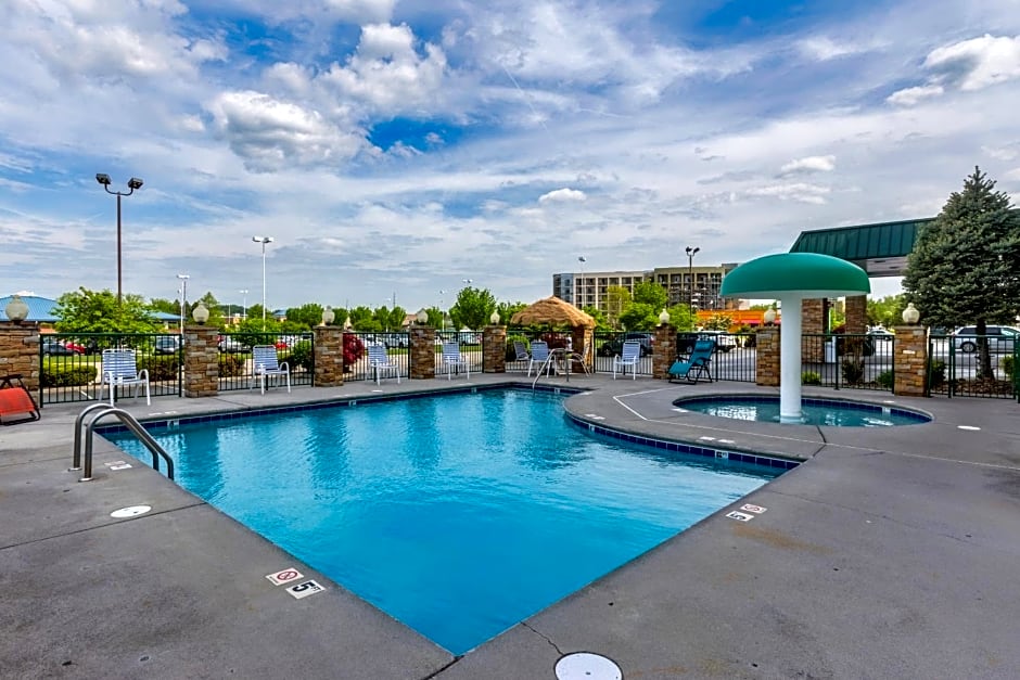 Park Grove Inn
