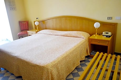 Double or Twin Room with Sea View