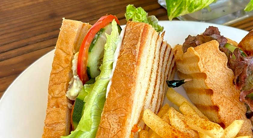 Travelbee Capitol Inn