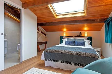 Deluxe Double Room with Shower