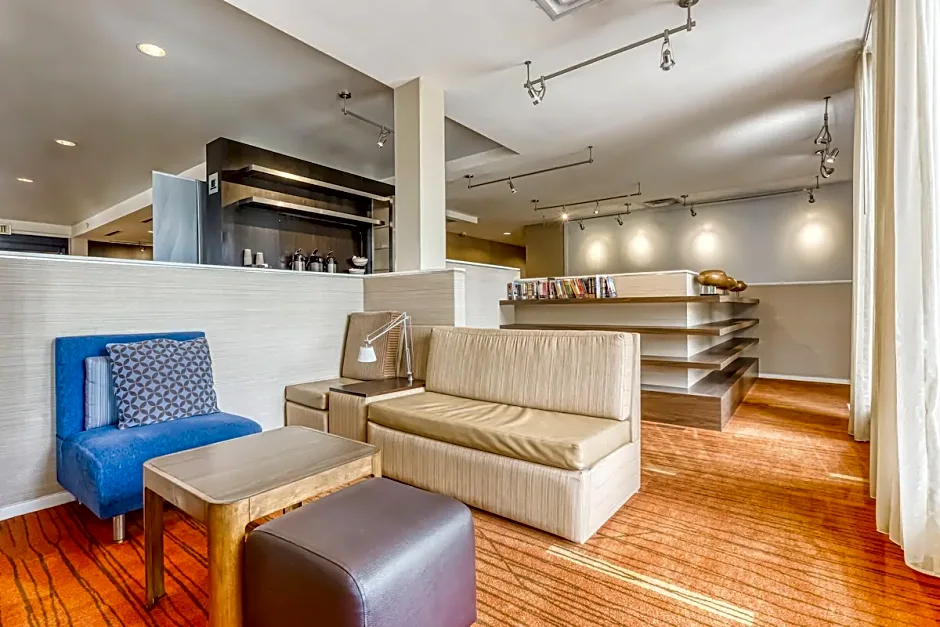 OYO Townhouse Dallas Love Field Airport