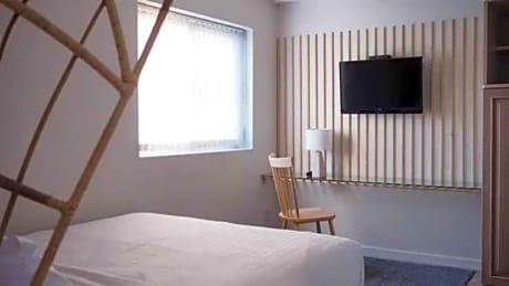 Shanti-Retreat Hotel