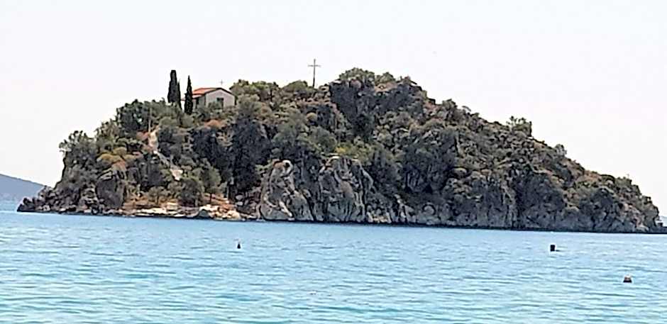 Arcadia Luxury Rooms Seaside Cuisine