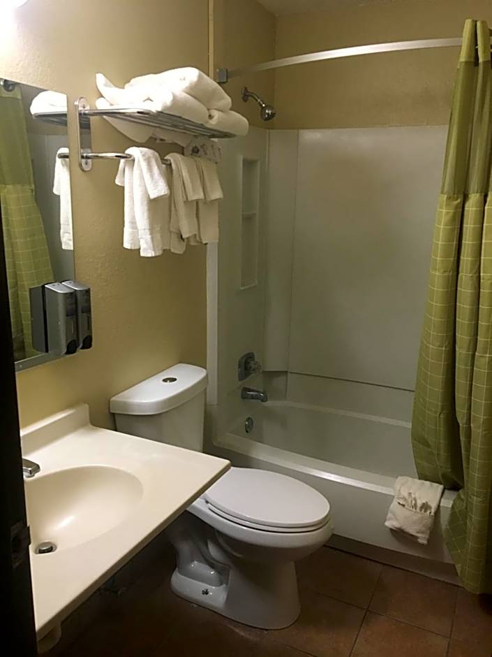 Faribault Hometown Inn & Suites