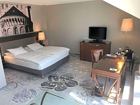 King Balcony Junior Suite