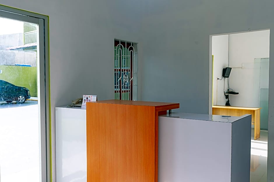 RedDoorz Syariah near UISU Medan