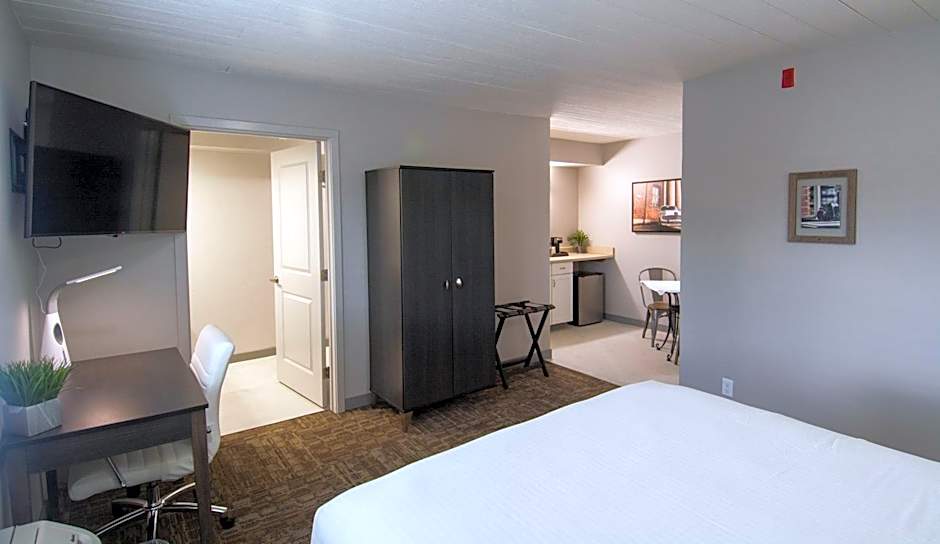 Americana Modern Hotel