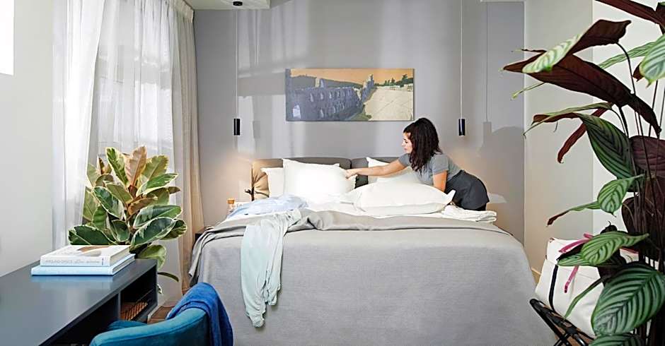 The Gem Society Hotel