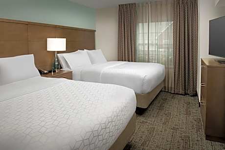 One-Bedroom Queen Suite with Two Queen Beds