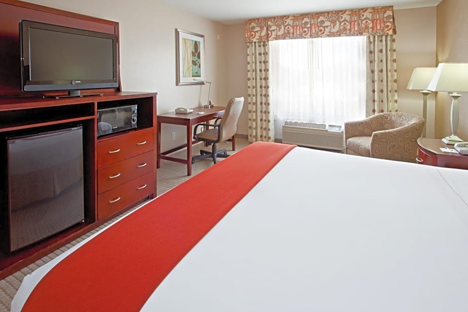 Holiday Inn Express Hotel & Suites College Station